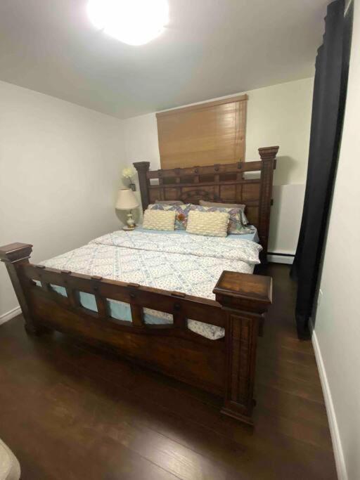 Beautiful Two Bedroom Apartment. YYC Exteriér fotografie